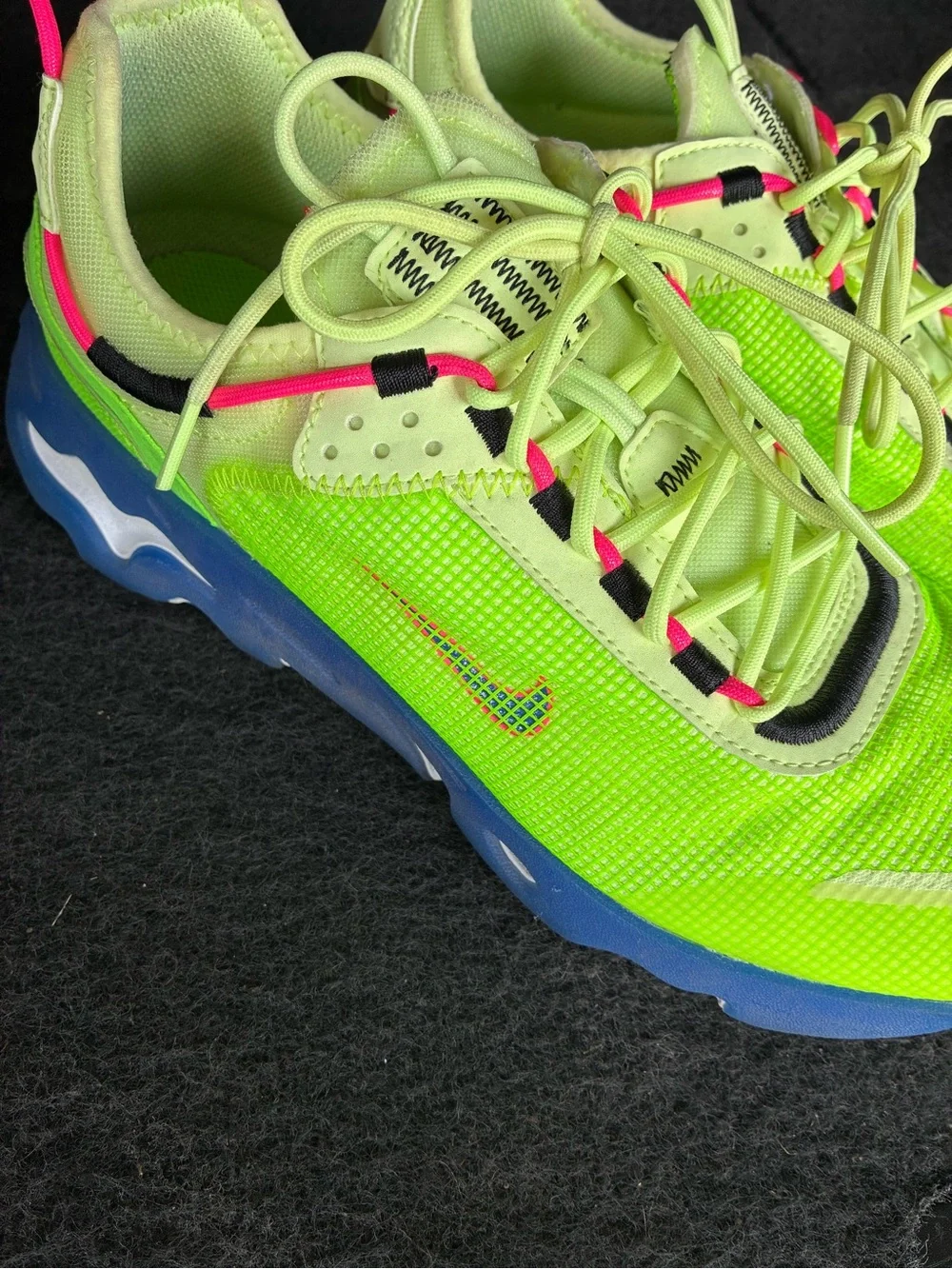 Nike React Live Premium Barely Volt/Electric Green/Hyper Pink/Hyper Royal